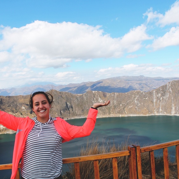 Meet your Posher, Zoe - Picture 4 of 7